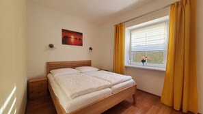 2 chambres, fer et planche à repasser, Wi-Fi gratuit, draps fournis