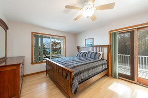 3 bedrooms, iron/ironing board, free WiFi, bed sheets - Bay Haven. Comfort, deck & water access. (Harpswell)