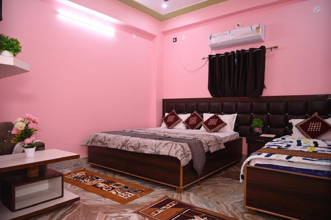 Camera familiare con letto matrimoniale o 2 letti singoli | Postazione laptop, Wi-Fi gratuito