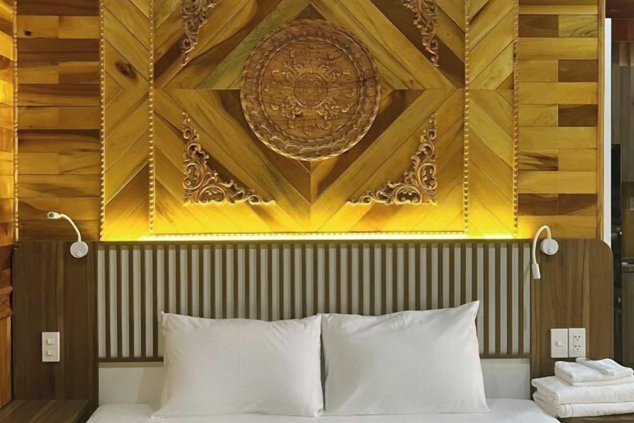 Meja, ruang kerja komputer riba, Wi-fi percuma 