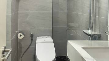 Standard-Doppelzimmer, Gartenblick | Badezimmer