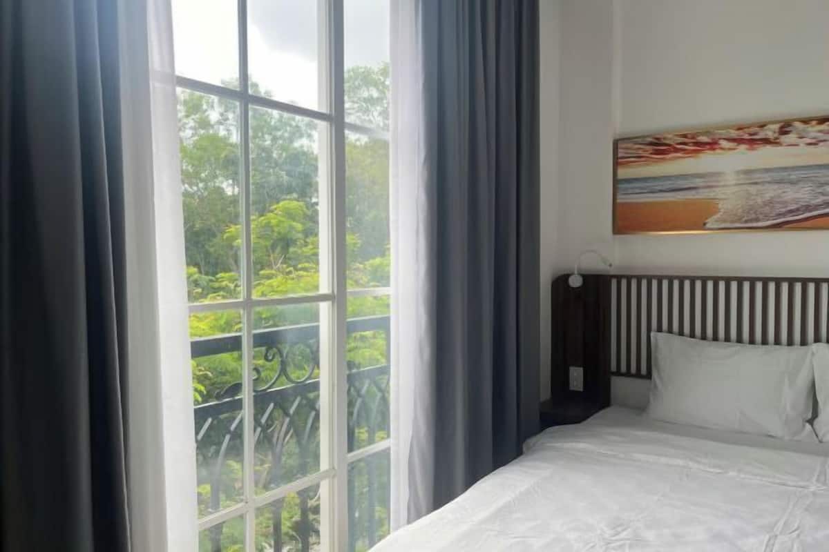 書桌、筆電工作空間、免費無線上網