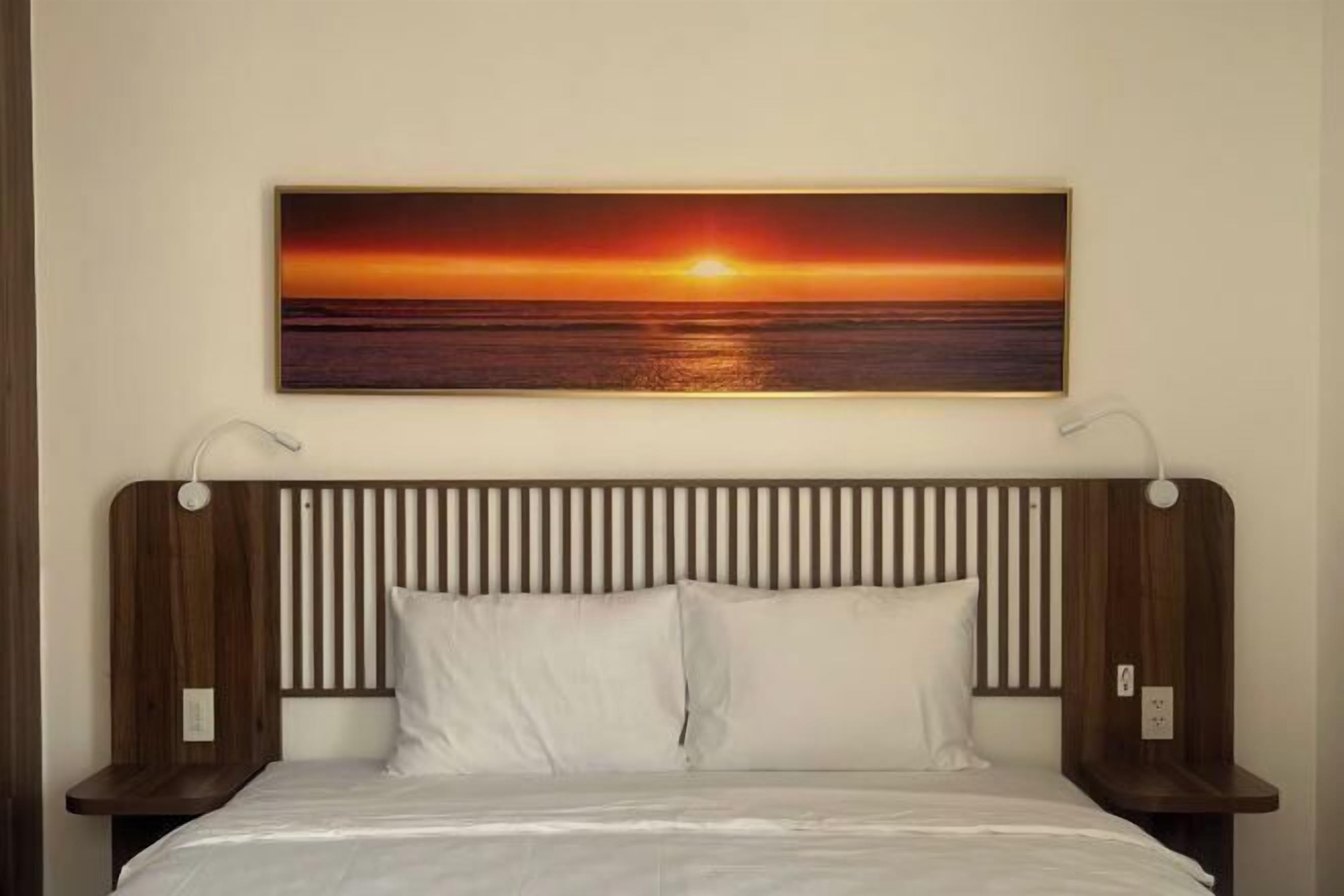 Meja, ruang kerja komputer riba, Wi-fi percuma 