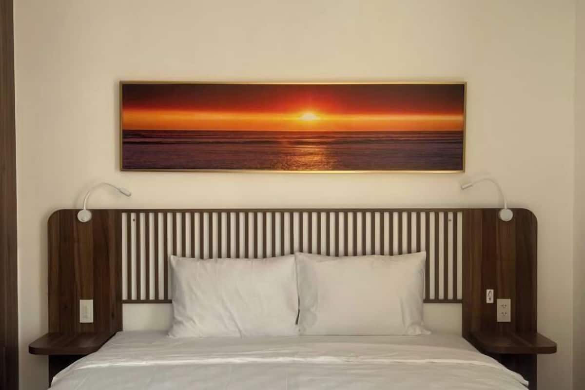 書桌、筆電工作空間、免費無線上網