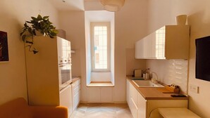 Interior - Alice's apartment 1 (Roma)