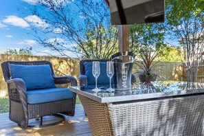 Property grounds - Spacious 4-bedroom house in charming San Antonio with AC, WiFi (San Antonio)