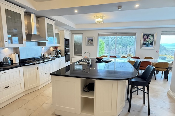 Large Kitchen with dishwasher, Microwave, Double Oven, Fridge Freezer.