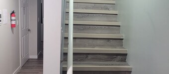 Winnipeg Radiant Home - A peaceful neighborhood with separate entrance