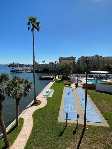 Waterview 2bedroom condo in lovely St Pete Beach