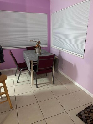 Dining - Sunny Florida Vacation Condo-West Palm Beach (Lake Worth Beach)