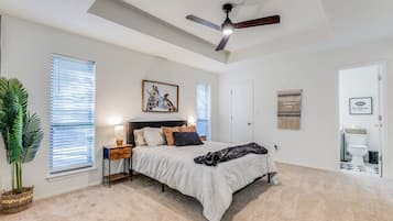 2 habitaciones, tabla de planchar con plancha, internet y ropa de cama