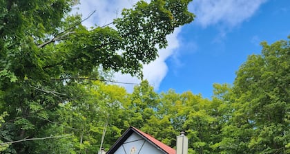 Peaceful Updated Chalet across street from Ski Brule --Right Side