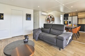 Living area - 35B LE COCON*Cottage Haut de Gamme*Piscines*Spa*Fitness*Calme*Nature (Sainte-Foy)