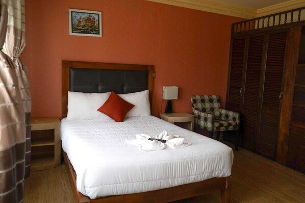 Chambre Simple Standard | Coffres-forts dans les chambres, bureau, fer et planche à repasser