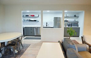 Interior - Spacious 4 bed, 2 bath house in N.E. Seattle with available for the holidays! (Seattle)