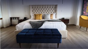 Suite, 1 King Bed, Mobility Accessible, Resort View | In-room safe, desk, blackout curtains, free WiFi - Hotel Boutique Mitad del Mundo (Pomasqui)