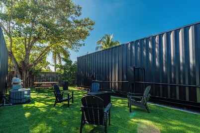 The North House: Cozy tiny Retreat with Free Parking, Wifi & Great Amenities