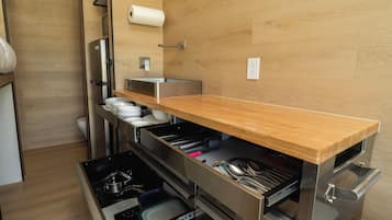 Fridge, microwave, cookware/dishes/utensils