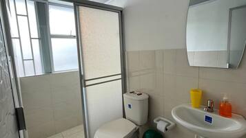 Handtücher, Seife, Toilettenpapier