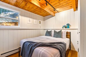 2 chambres, fer et planche à repasser, lit parapluie, Wi-Fi gratuit