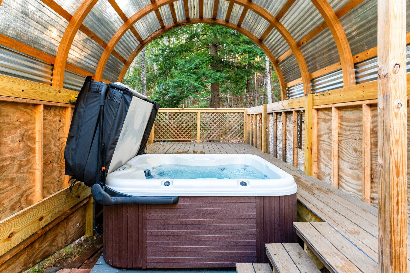 Outdoor spa tub