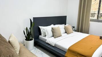 2 Schlafzimmer, BĂŒgeleisen/BĂŒgelbrett, kostenloses WLAN, BettwĂ€sche