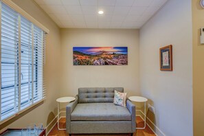 TV - Historic Blue Ridge Tourist Court - Queen Plus (Boone)