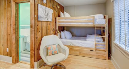 Historic Blue Ridge Tourist Court - Suite