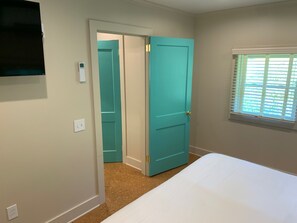 1 室のベッドルーム、デスク、WiFi、ベッドシーツ