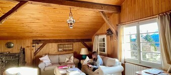 Exceptional Savoyard house, 220 m2, 15 minutes from Les Carroz d'ArĂąches
