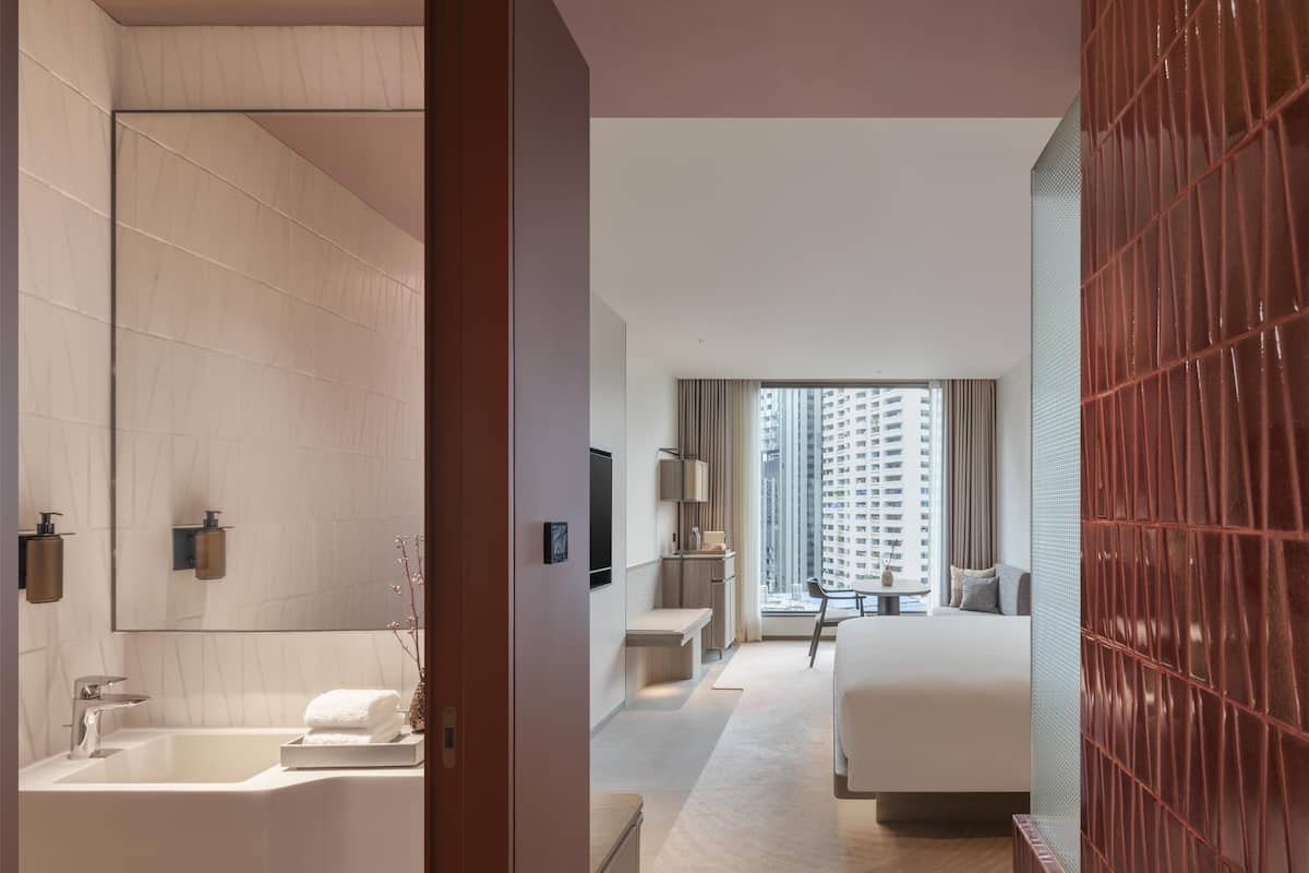 Minibar, két bảo mật tại phòng, bàn, màn/rèm cản sáng