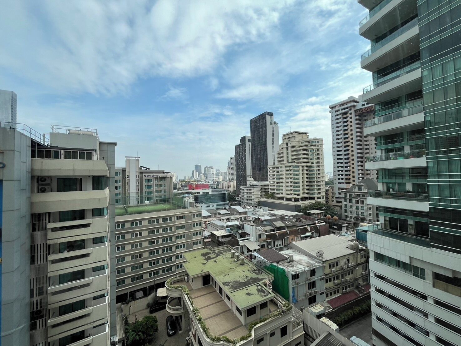 Foto - Kromo Bangkok, Curio Collection By Hilton