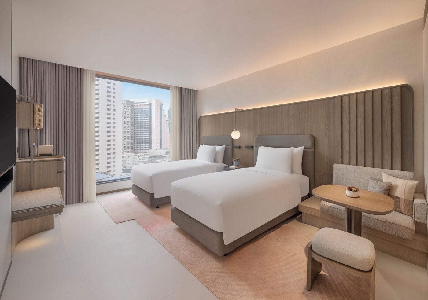 Twin Classic Room | Minibar, in-room safe, desk, blackout curtains