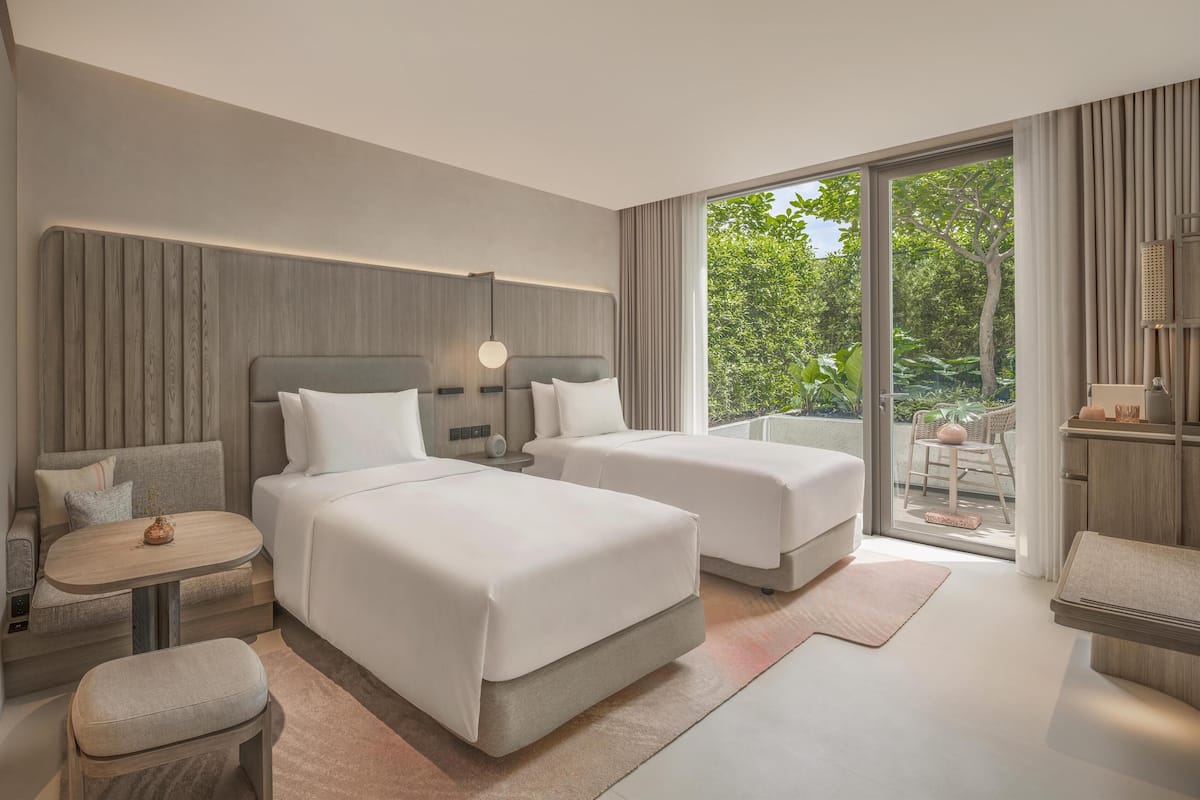 Twin Courtyard Room