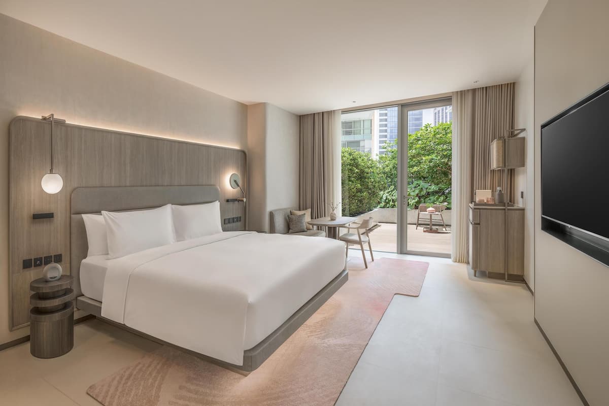 Phòng, 1 giường cỡ king | Minibar, két bảo mật tại phòng, bàn, màn/rèm cản sáng