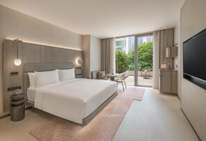 King Courtyard Room | Minibar, in-room safe, desk, blackout drapes - Kromo Bangkok, Curio Collection By Hilton (Bangkok)