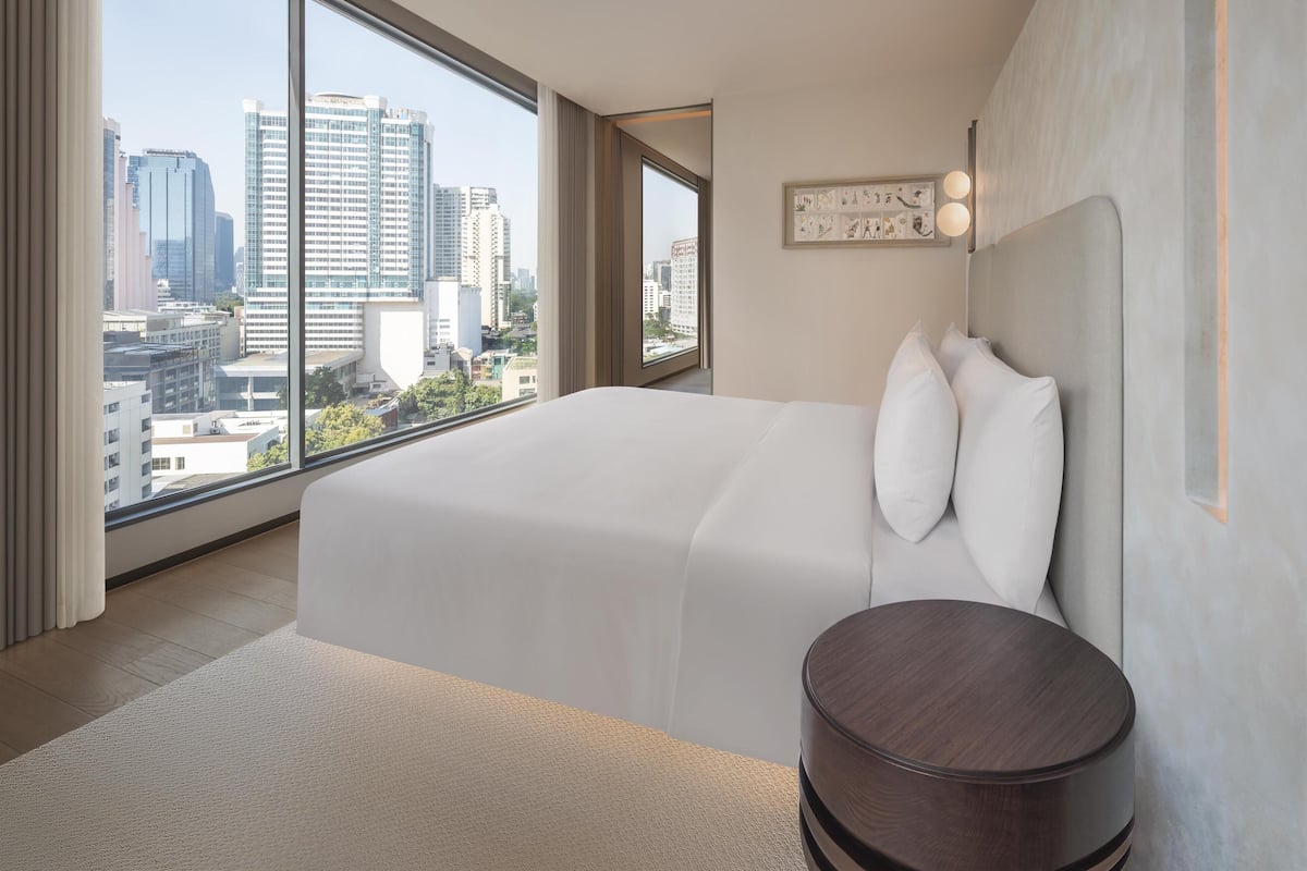 Minibar, két bảo mật tại phòng, bàn, màn/rèm cản sáng