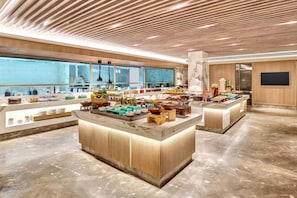 Free daily buffet breakfast