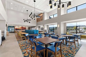 Lobby - Hampton Inn & Suites Corona, Ca (Corona)