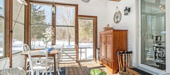 Charming 4-bedroom cottage in South Haven -- 2 miles from beach and downtown.