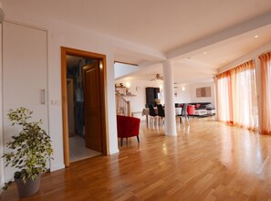 Interior - Calm Countryside Rovinj Manor with Pool - Villa with Pool (Rovinj)