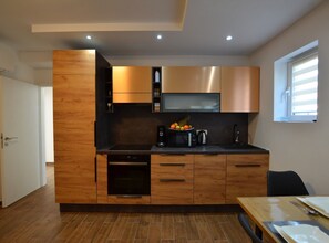 Refrigerador, horno, parrilla de estufa y lavavajillas 