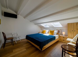 1 bedroom, WiFi, bed sheets - Radiant and Trendy Downtown Rovinj Apartment - One Bedroom Apartment (Rovinj)