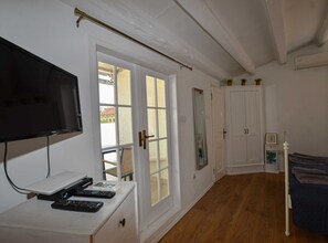 WiFi, bed sheets - Contemporary and Charming Lodge Rovinj - Studio Apartment (Rovinj)