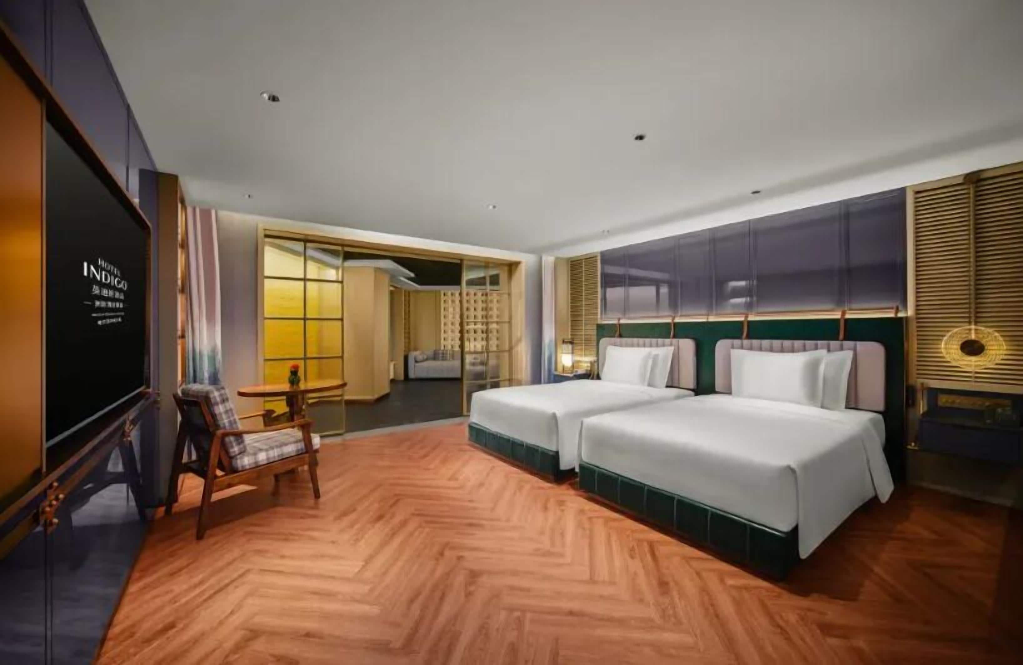2 Double Suite | Premium bedding, down duvets, free minibar, in-room safe