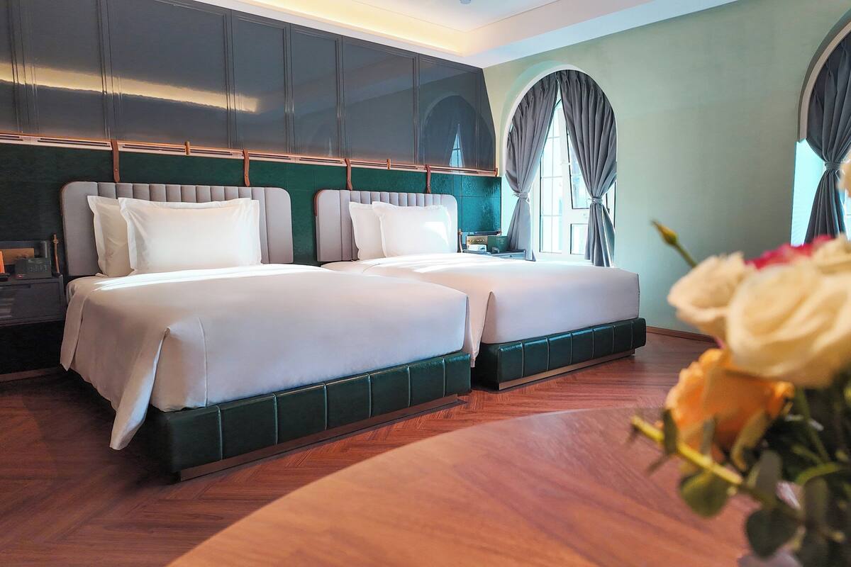2 Double Premium Accessble | Premium bedding, down comforters, minibar, in-room safe