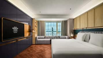 Habitación Premium, 1 cama King size, balcón, vista al río | Ropa de cama de alta calidad, edredón y artículos del minibar gratis