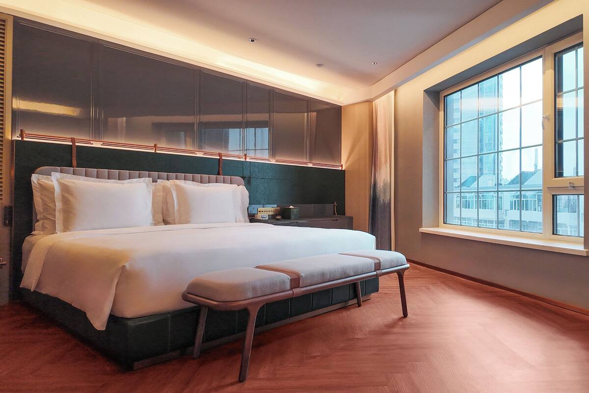 Premium-rum - 1 kingsize-säng - utsikt mot floden | Sängtillbehör av högsta kvalitet, duntäcken och minibar