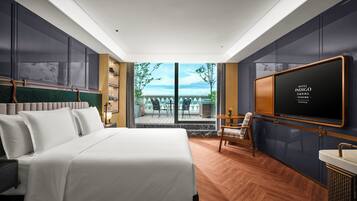 Ropa de cama de alta calidad, cubrecamas y minibar