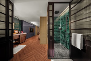 2 Double Premium | Premium bedding, down comforters, minibar, in-room safe